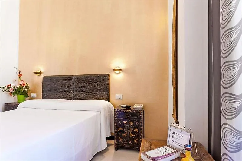 Gli Scipioni B&B Rome Bed & Breakfast